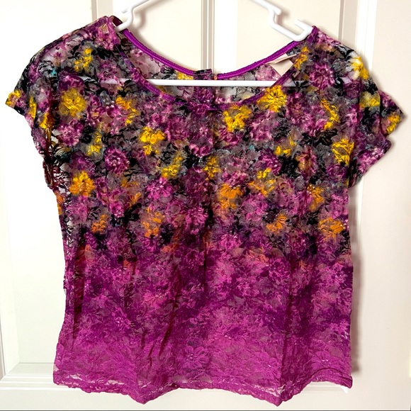 Size: small - Picture 1 of 3